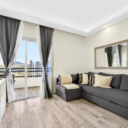 Feriehus Oceanview Paradise 2br: High-speed Wifi & Office | Walk To & Restaurants Costa Adeje (Tenerife)