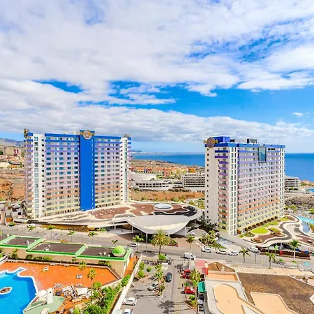 Oceanview Paradise 2br: High-speed Wifi & Office | Walk To & Restaurants Feriehus Costa Adeje (Tenerife)