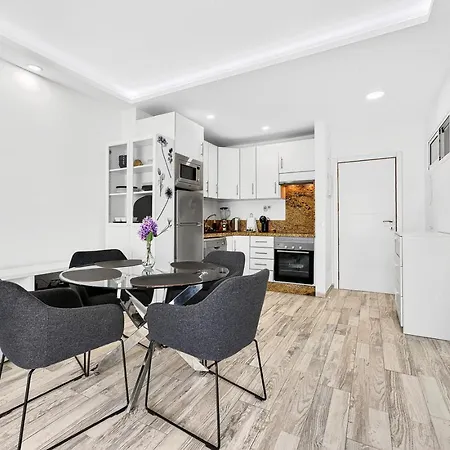 Oceanview Paradise 2br: High-speed Wifi & Office | Walk To & Restaurants Ferienhaus
