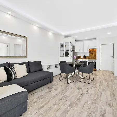 Oceanview Paradise 2br: High-speed Wifi & Office | Walk To & Restaurants * 阿德耶